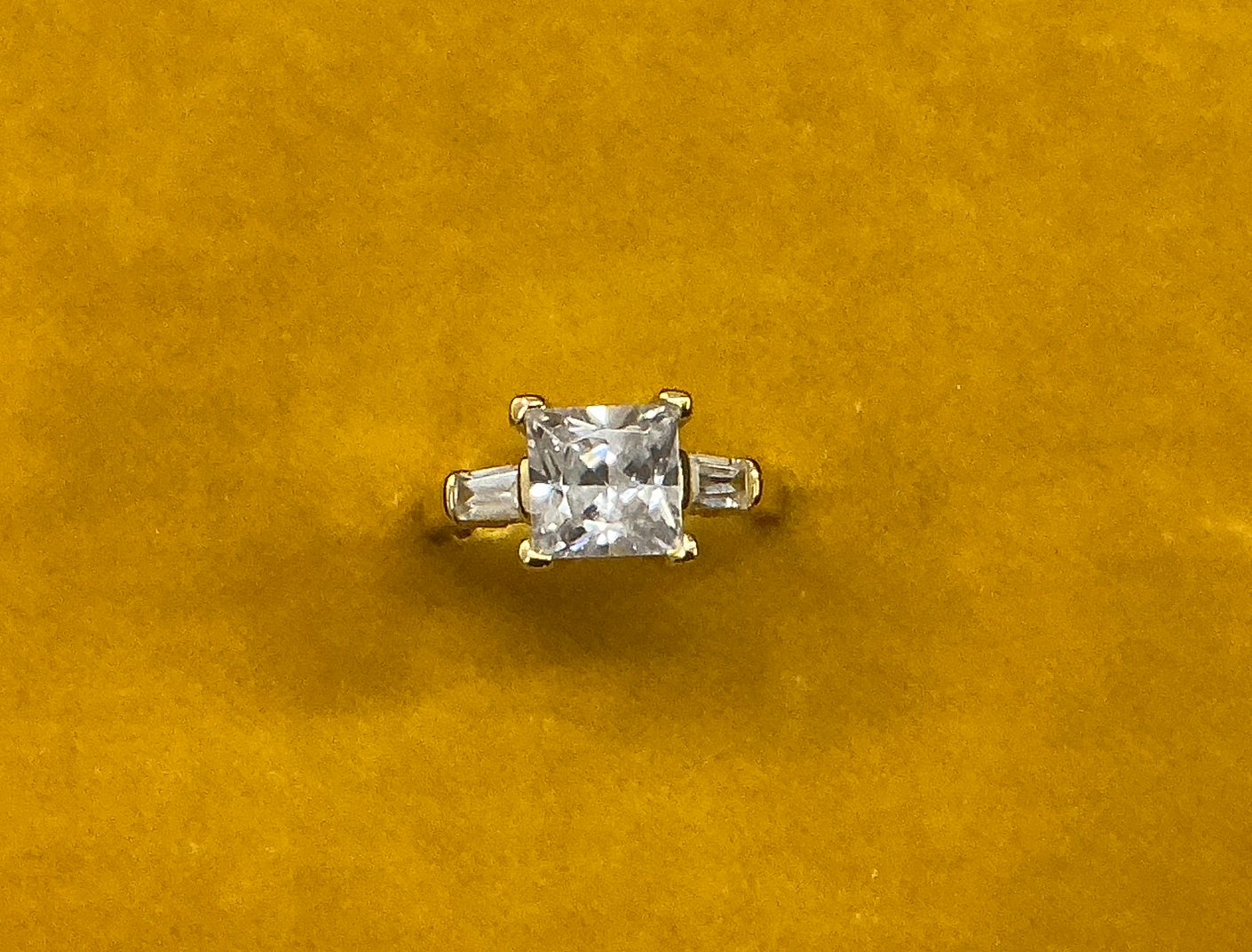 Briliantov&yacute; prsten